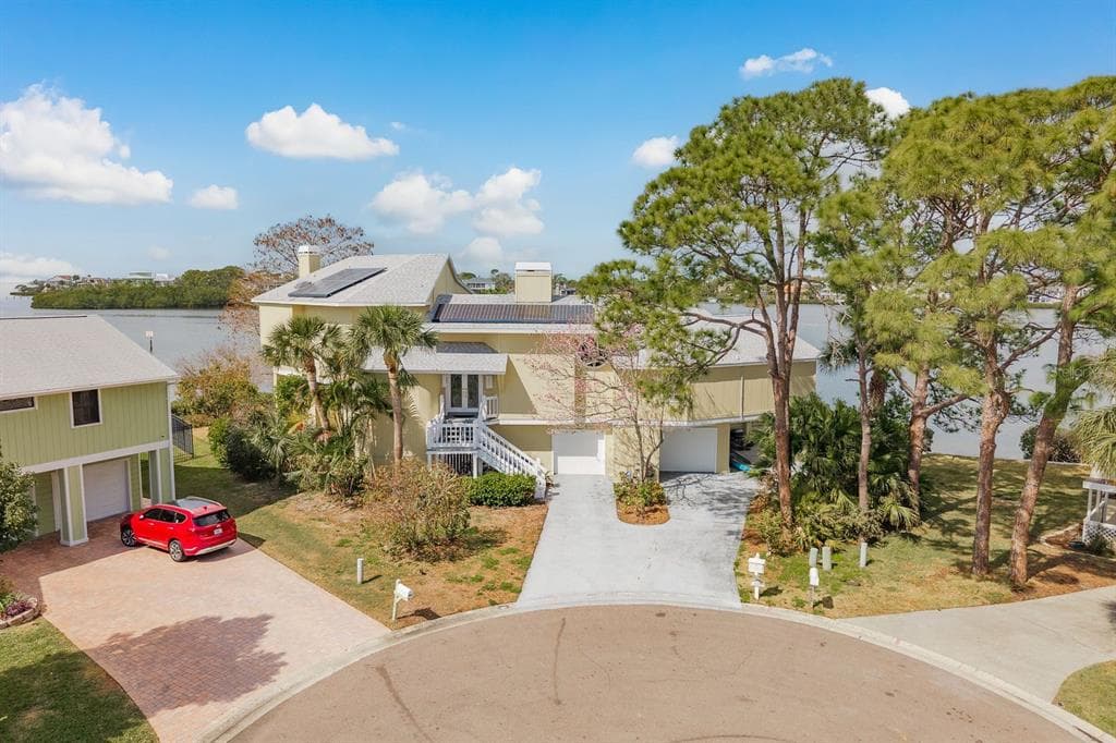 600 SOUNDVIEW DRIVE 2