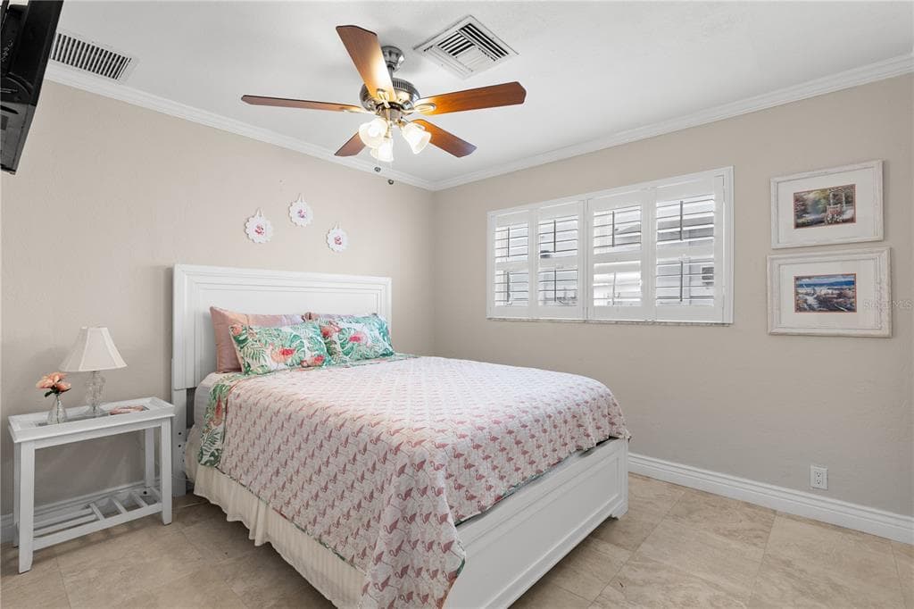 404 4TH AVENUE N photo 22