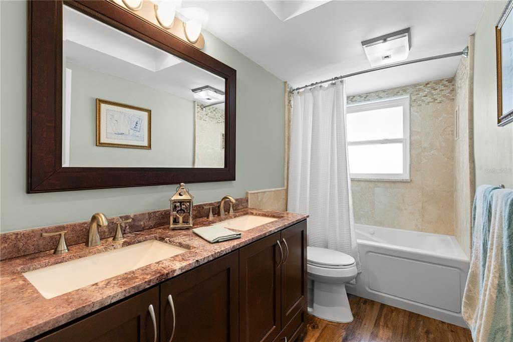 404 4TH AVENUE N photo 21