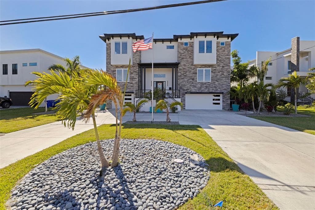 3830 SHORE ACRES BOULEVARD NE 3