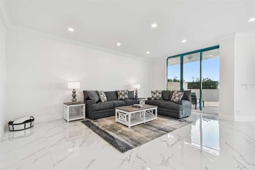 1560 GULF BOULEVARD 306 photo 7
