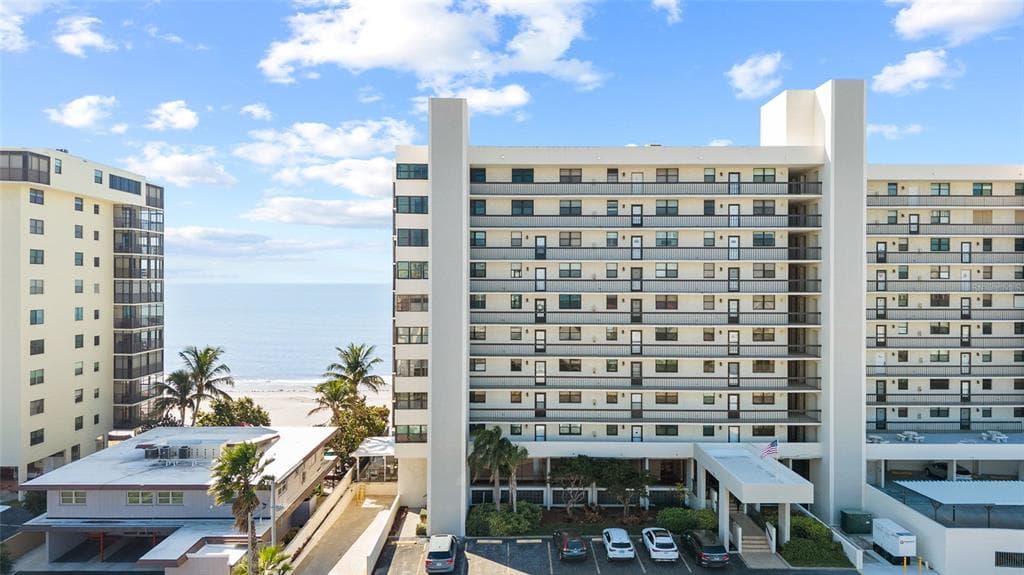 15462 GULF BOULEVARD 601 photo 3