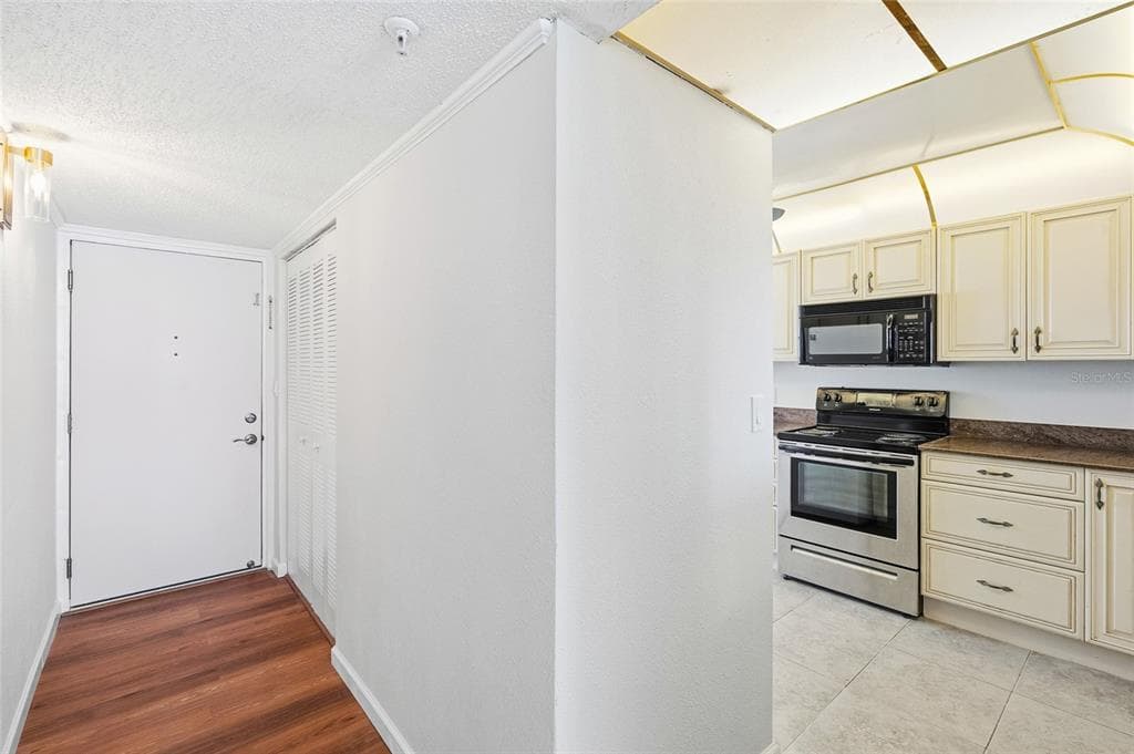 15462 GULF BOULEVARD 601 photo 4