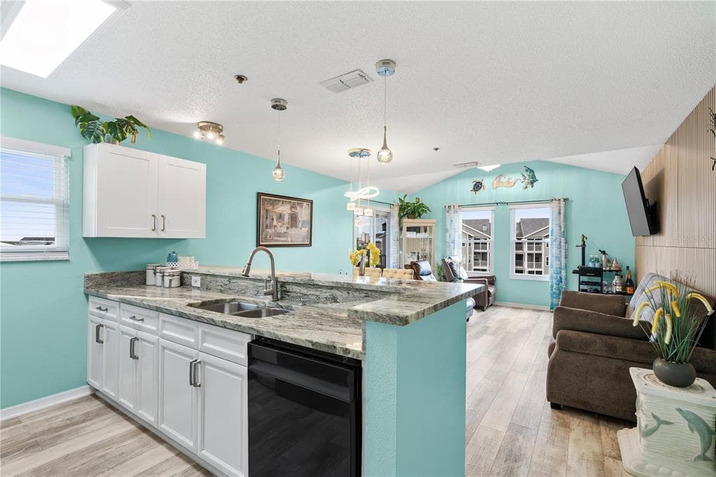 5722 BISCAYNE COURT #308 4