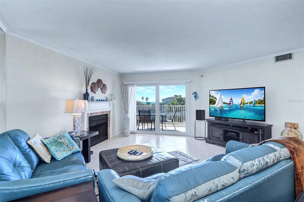 18400 GULF BOULEVARD 1302 photo 9