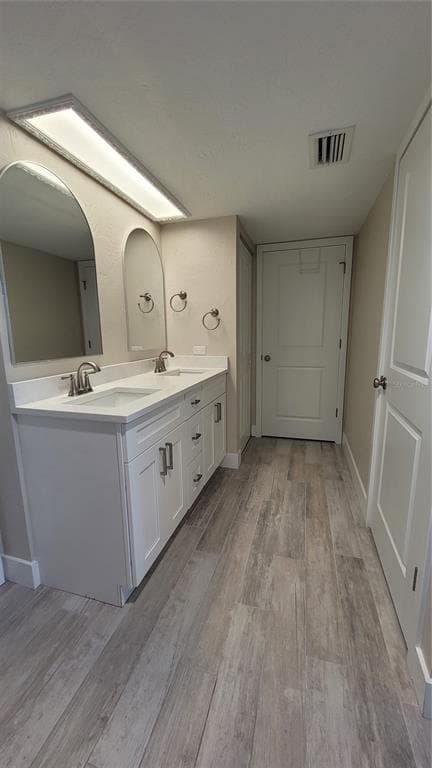 500 TREASURE ISLAND CAUSEWAY 106 photo 24