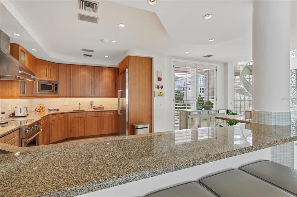 648 BEACH ROAD photo 13
