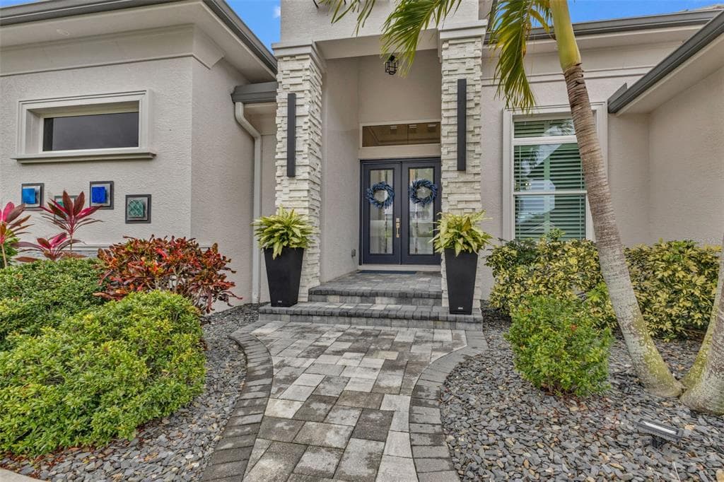 125 GREAT ISAAC COURT 2