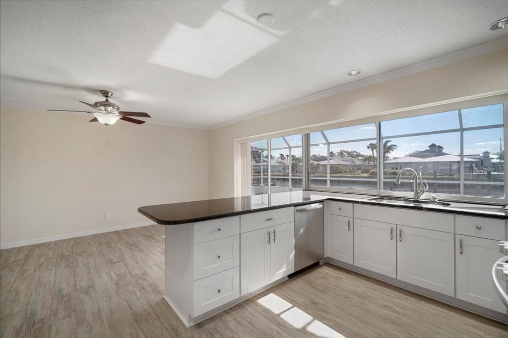 910 SPINDLE PALM WAY photo 6