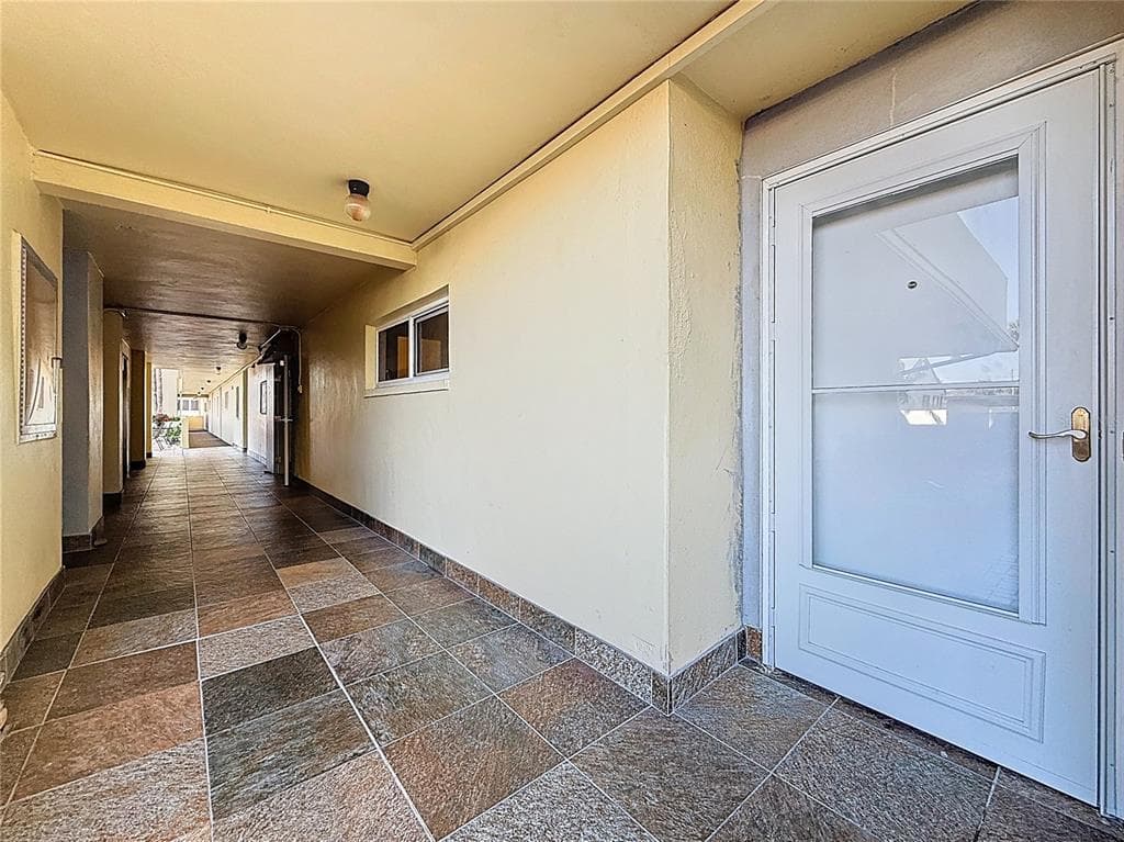 4550 COVE CIRCLE #106 5