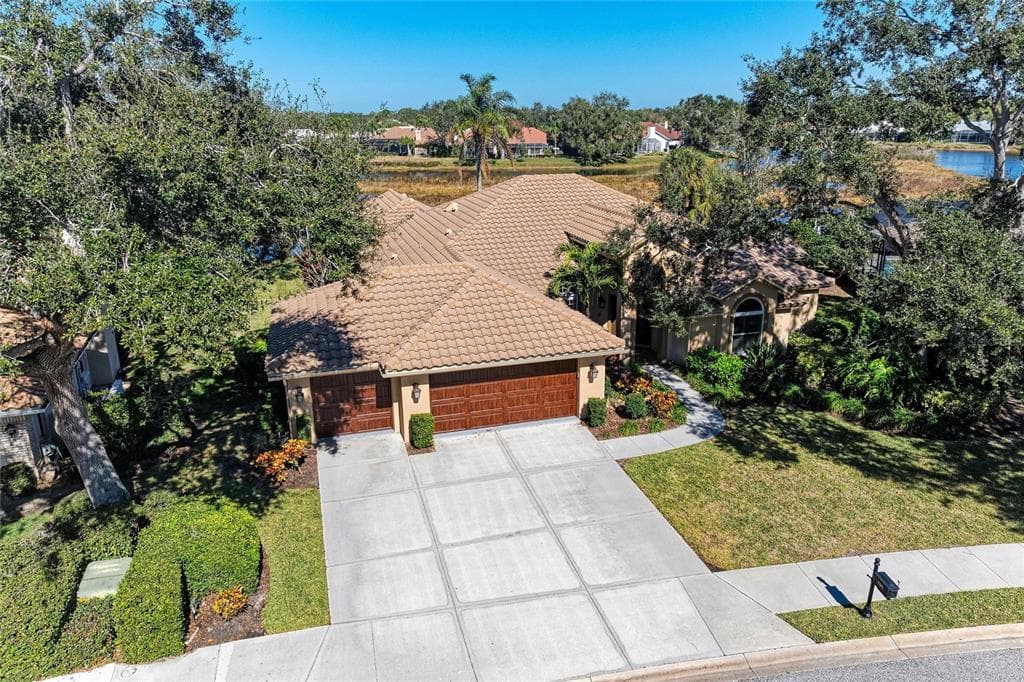 8383 CYPRESS HOLLOW DRIVE photo 1
