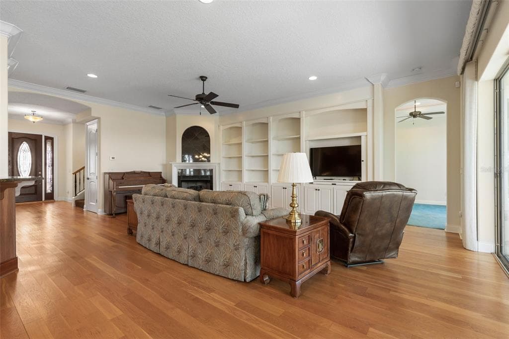 11 S RIVERWALK DRIVE 5
