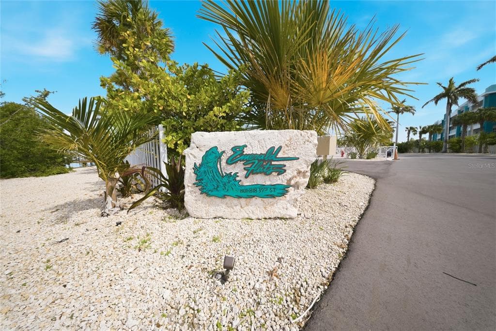 805 39TH STREET GULF 4