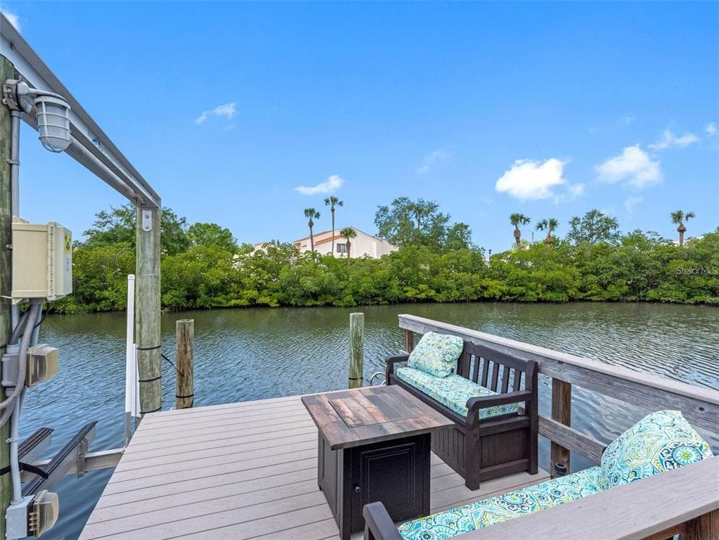 4306 SUNRAY COURT 4