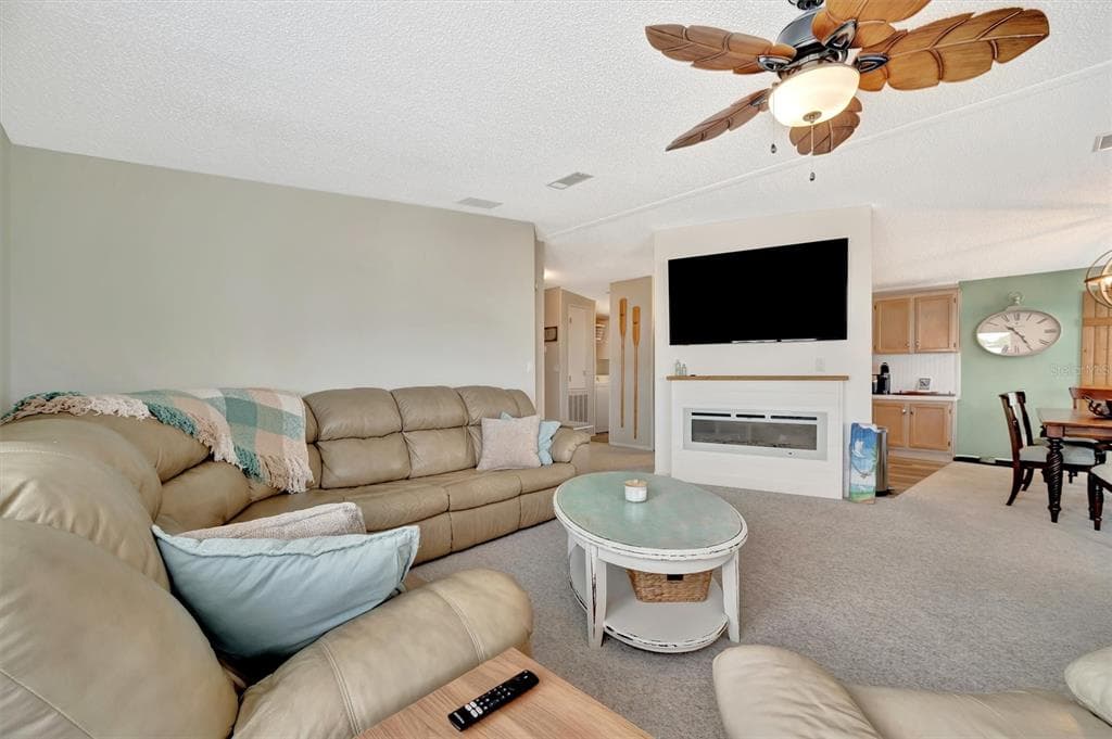 119 E SAINT JOHNS WAY photo 15