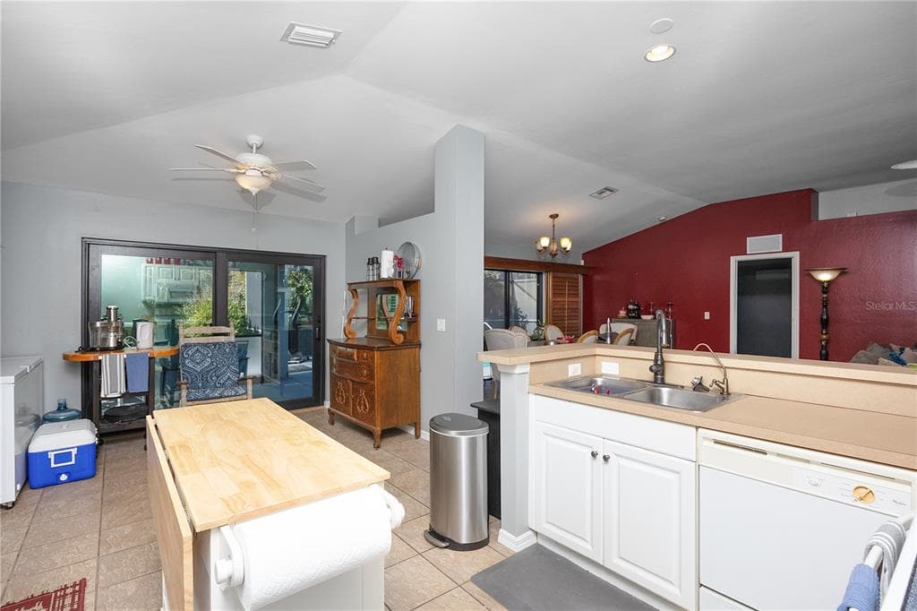 1606 SW 15TH AVENUE photo 13