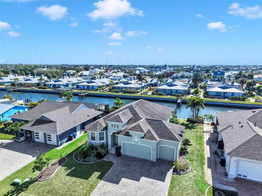 916 SPINDLE PALM WAY 2