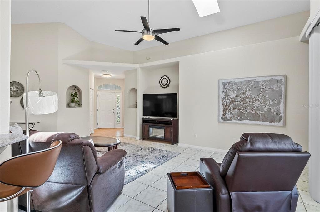 19 RAINTREE CIRCLE photo 6