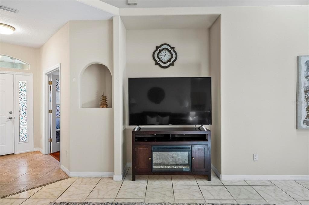 19 RAINTREE CIRCLE photo 9