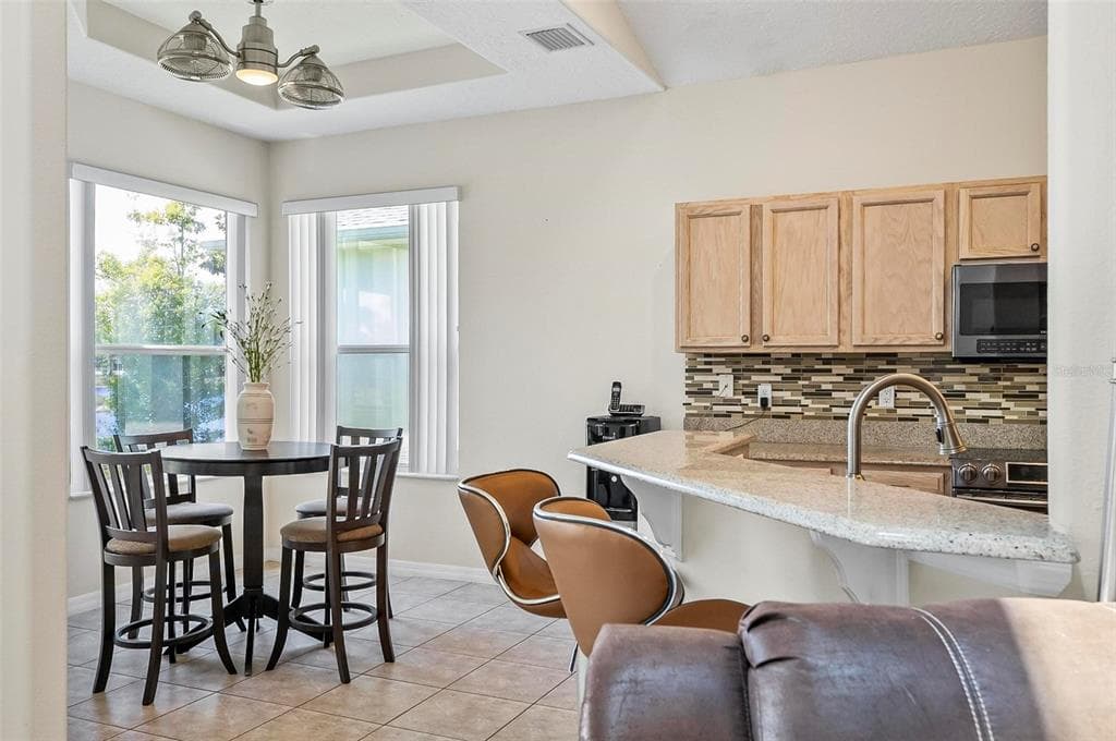 19 RAINTREE CIRCLE photo 14