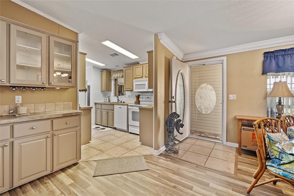 134 AMERICANA COURT NE 216 photo 6
