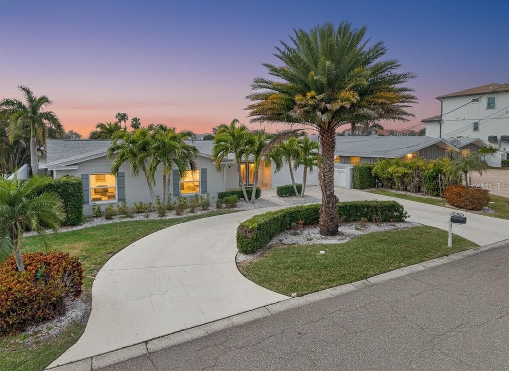 136 WINDWARD ISLAND 2