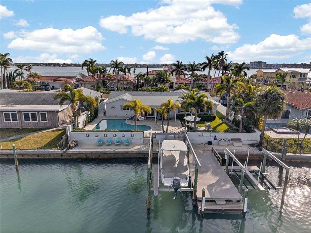 136 WINDWARD ISLAND 5