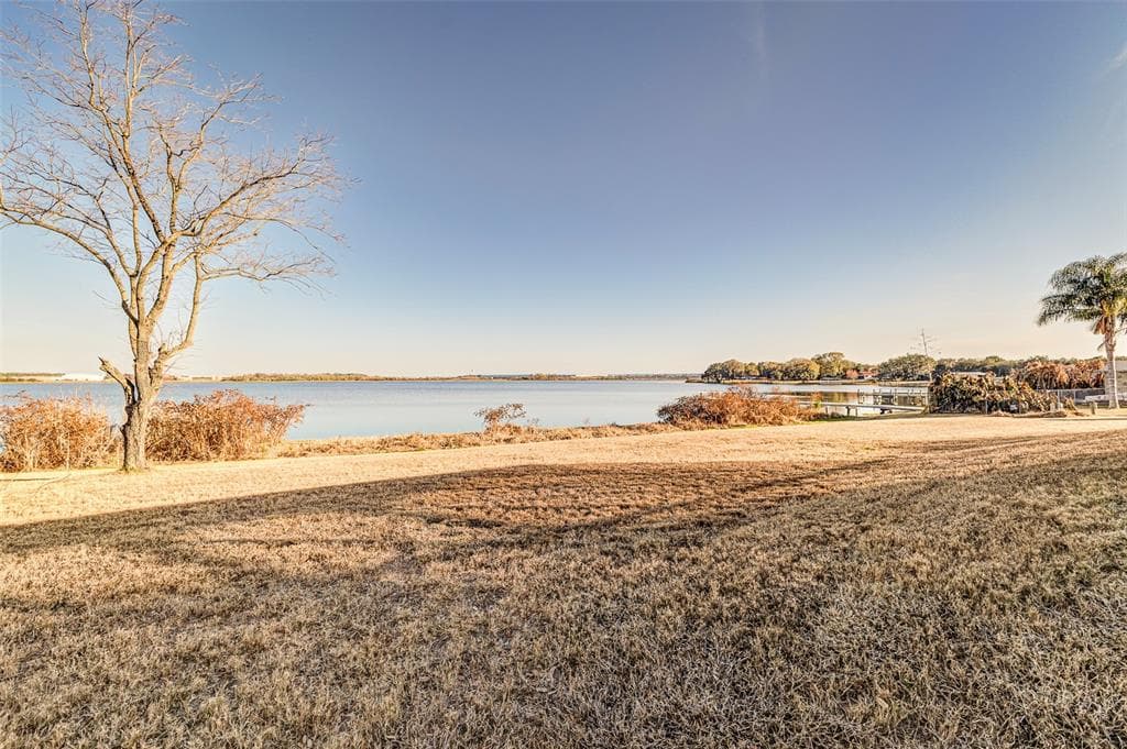 411 EDGEWATER DRIVE 2