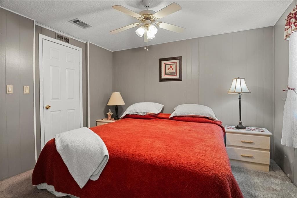 6825 S LAKE HENRY DRIVE NE photo 25