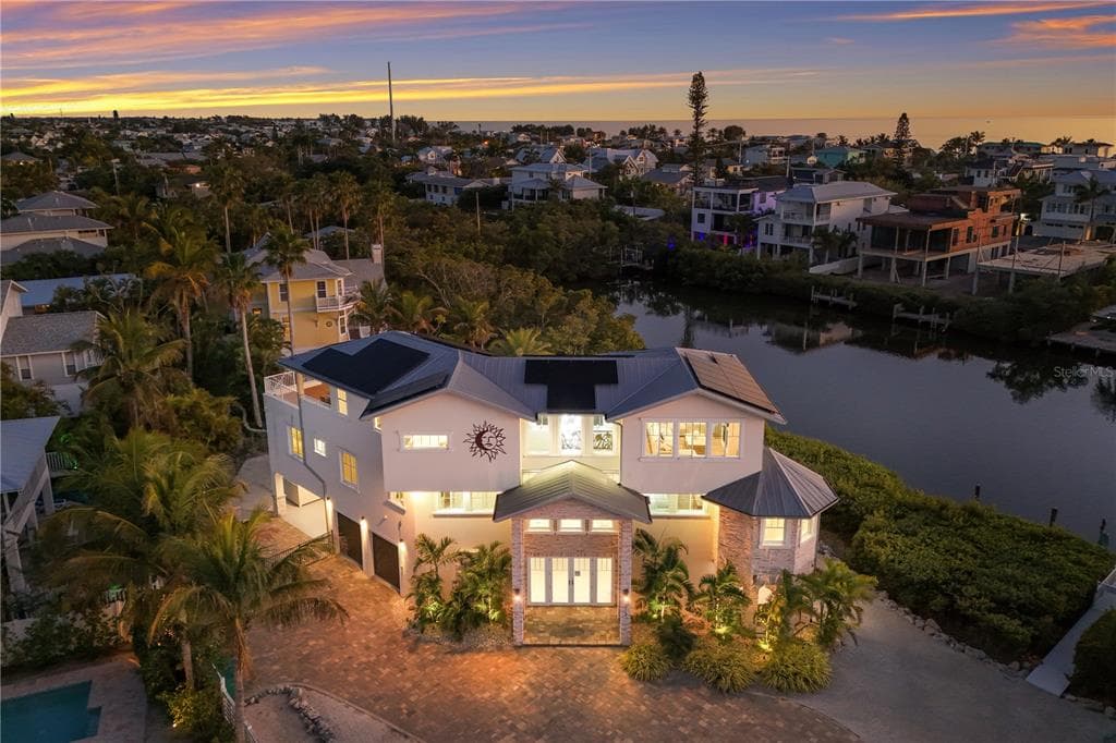 313 HAMMOCK CIRCLE 1