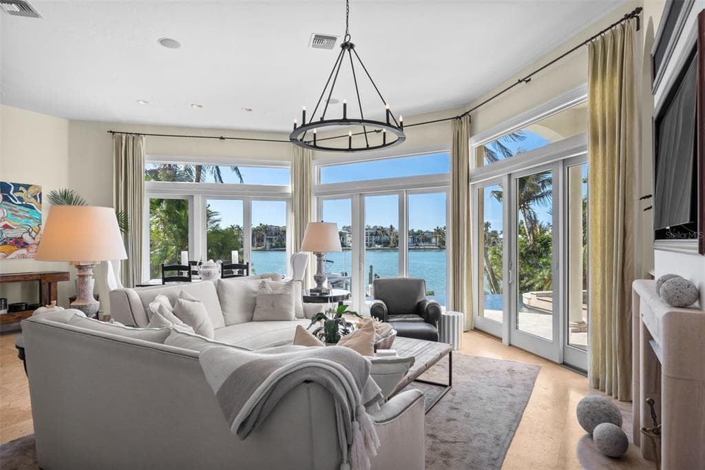 1394 HARBOR DRIVE 4