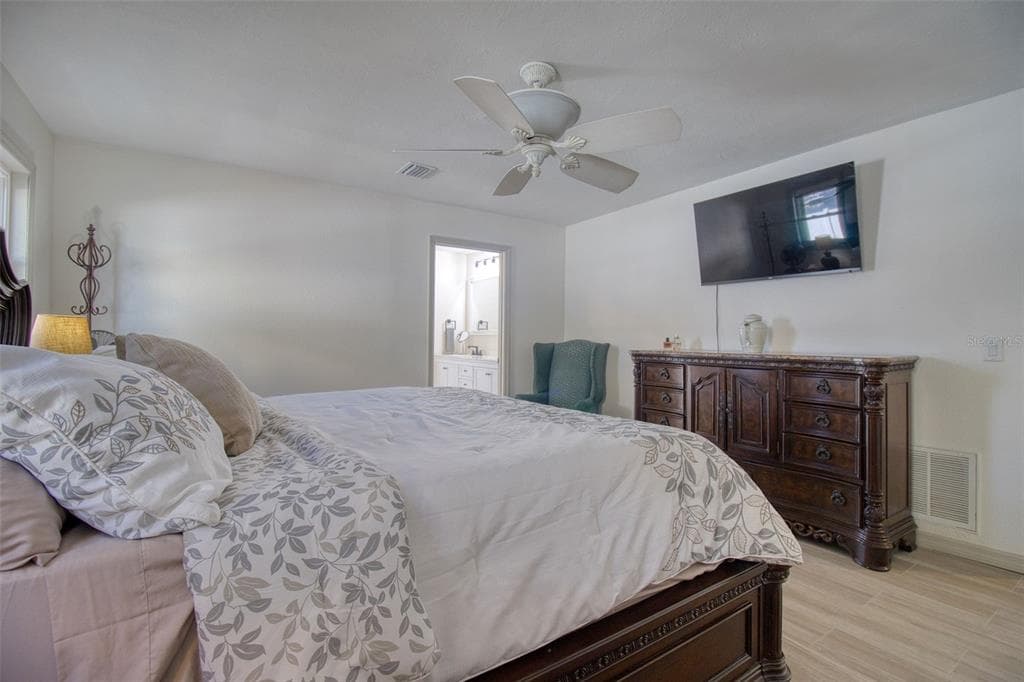 13804 PLUMOSA AVENUE photo 22
