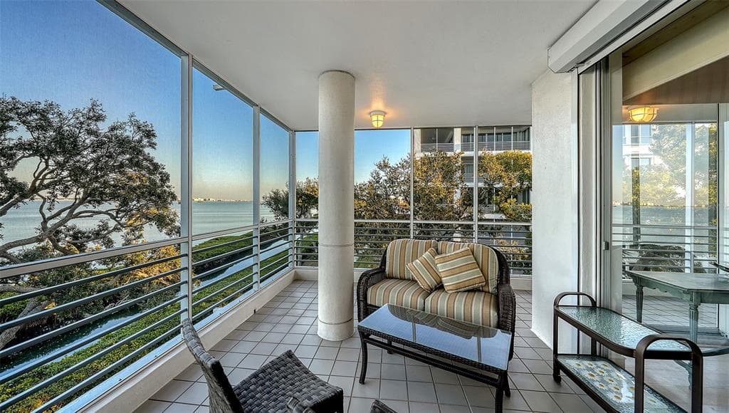 2450 HARBOURSIDE DRIVE 234 photo 9