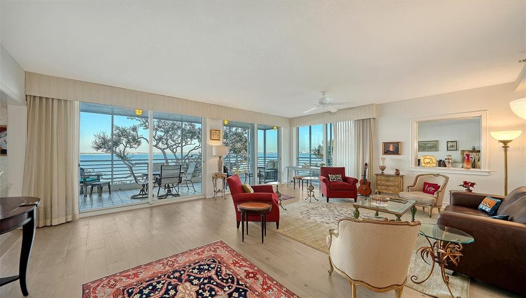 2450 HARBOURSIDE DRIVE 234 photo 8