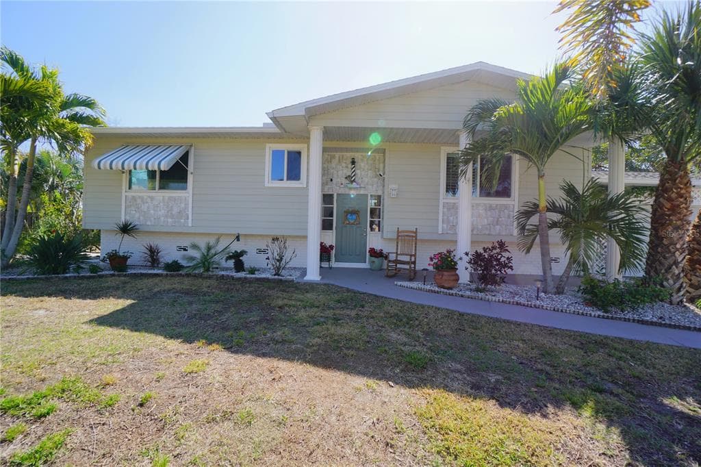621 STURGEON PLACE 3