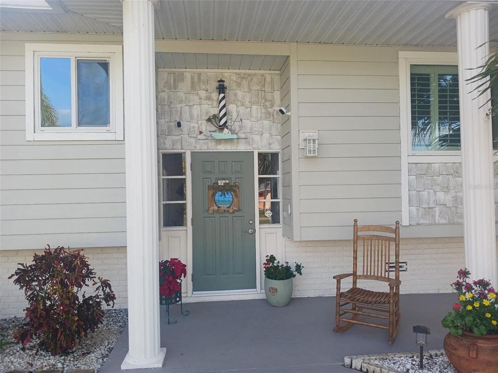 621 STURGEON PLACE 5