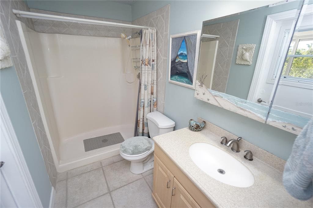 621 STURGEON PLACE photo 25
