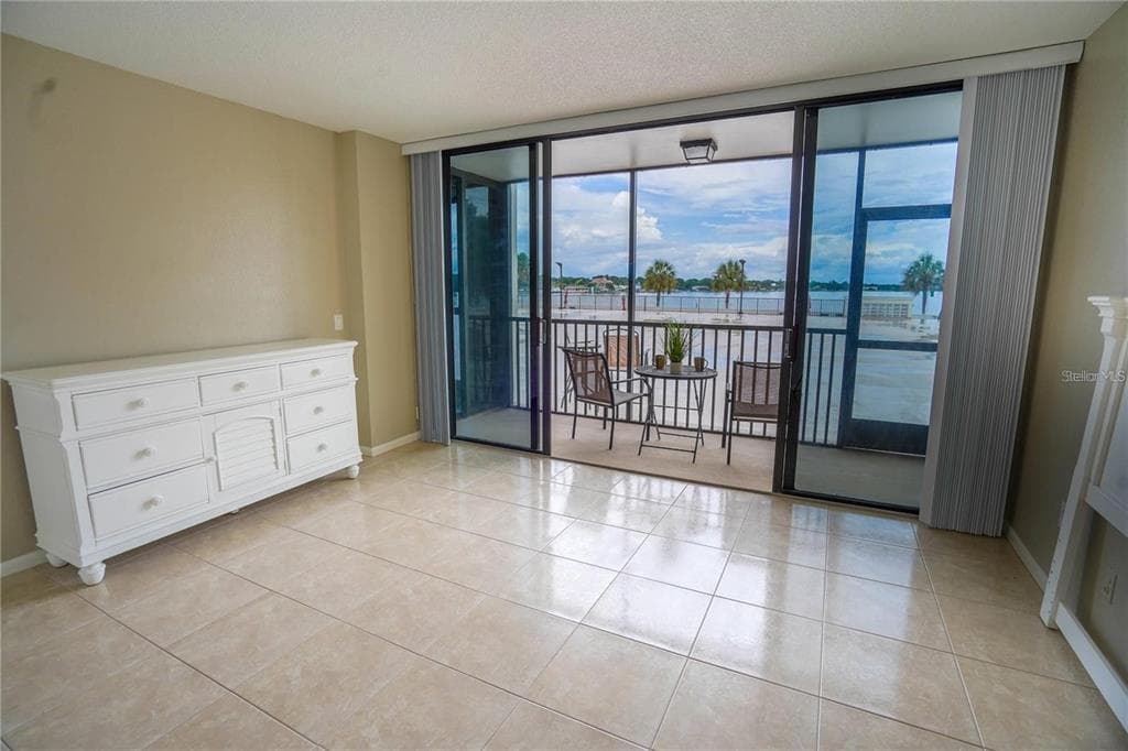 7100 SUNSHINE SKYWAY LANE S 201 photo 22
