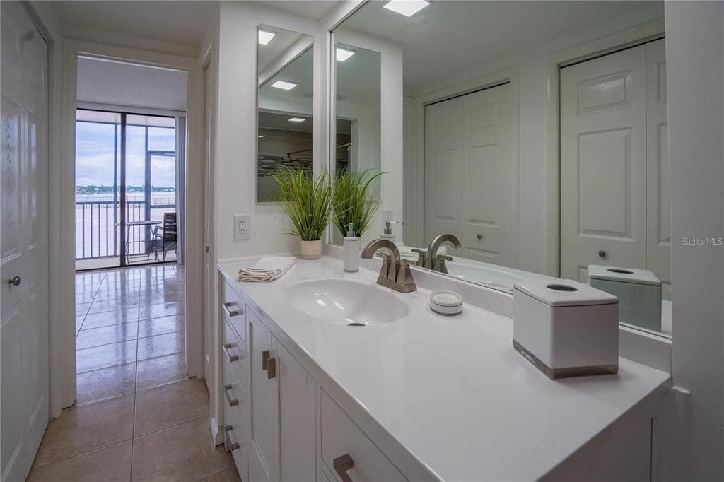 7100 SUNSHINE SKYWAY LANE S 201 photo 15