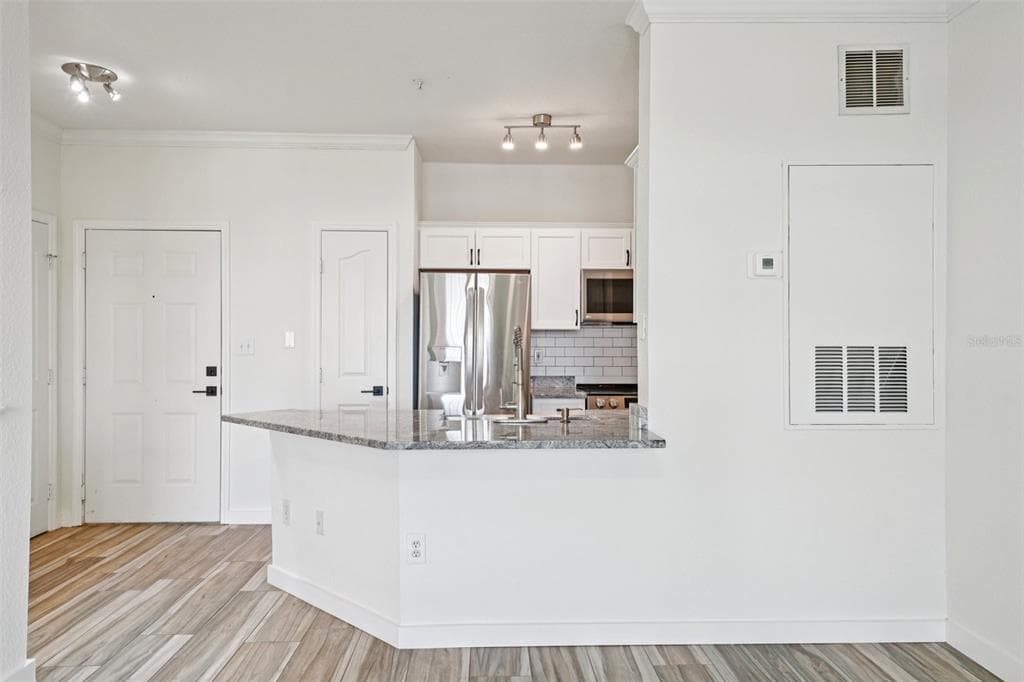 5000 CULBREATH KEY WAY 8-212 photo 18