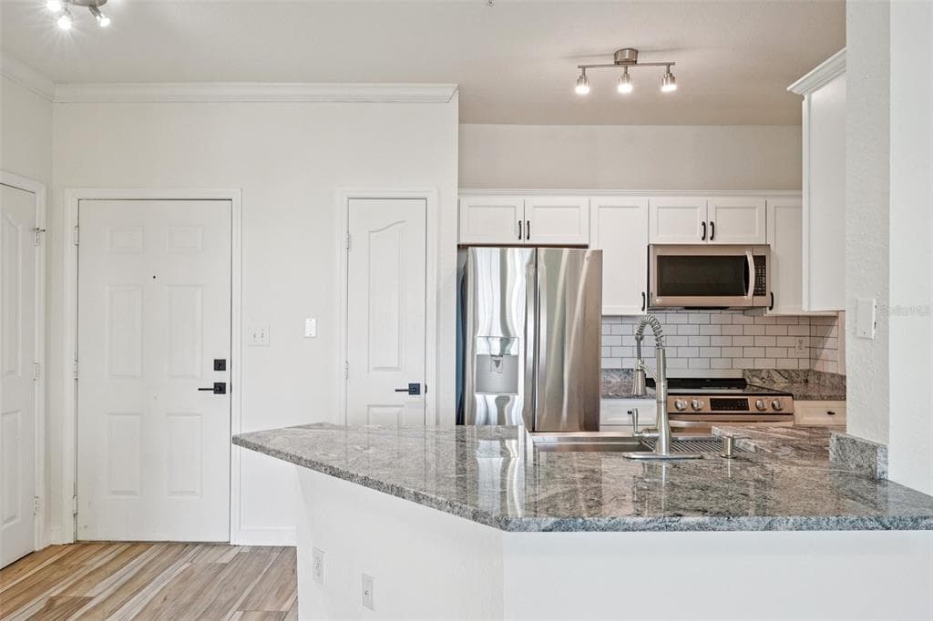 5000 CULBREATH KEY WAY 8-212 photo 11