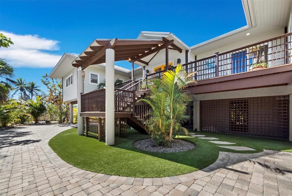 677 LANDS END DRIVE photo 12
