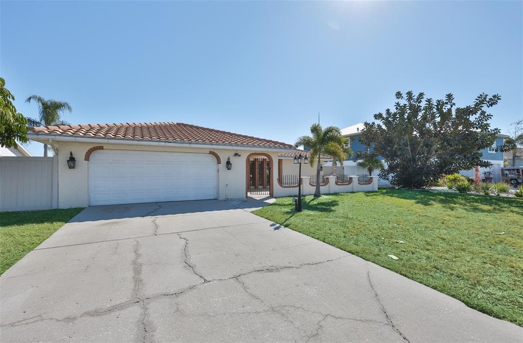 6523 KING PALM WAY 3
