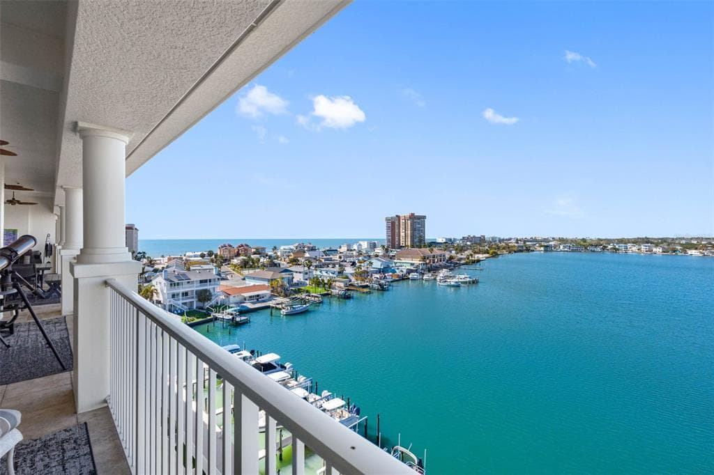 17717 GULF BOULEVARD 702 photo 15