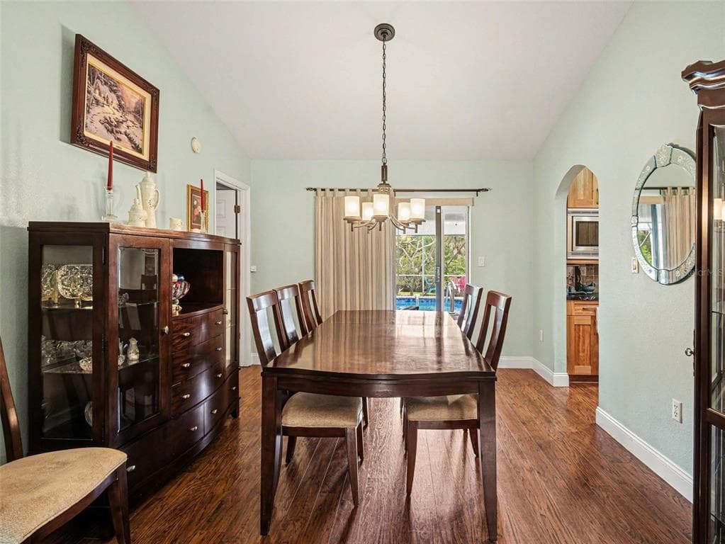 507 RAMBLEWOOD STREET 4