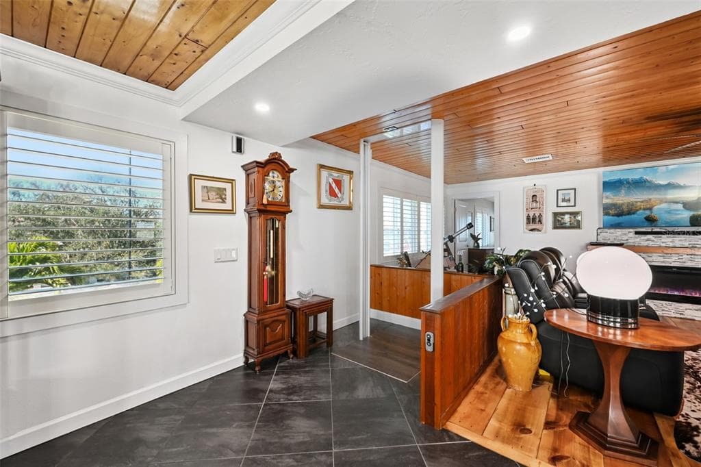 10467 SHERMAN STREET photo 16