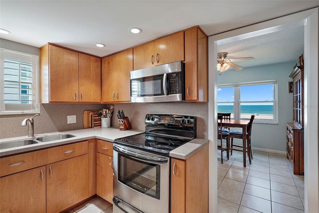 5000 GULF BOULEVARD 304 photo 14