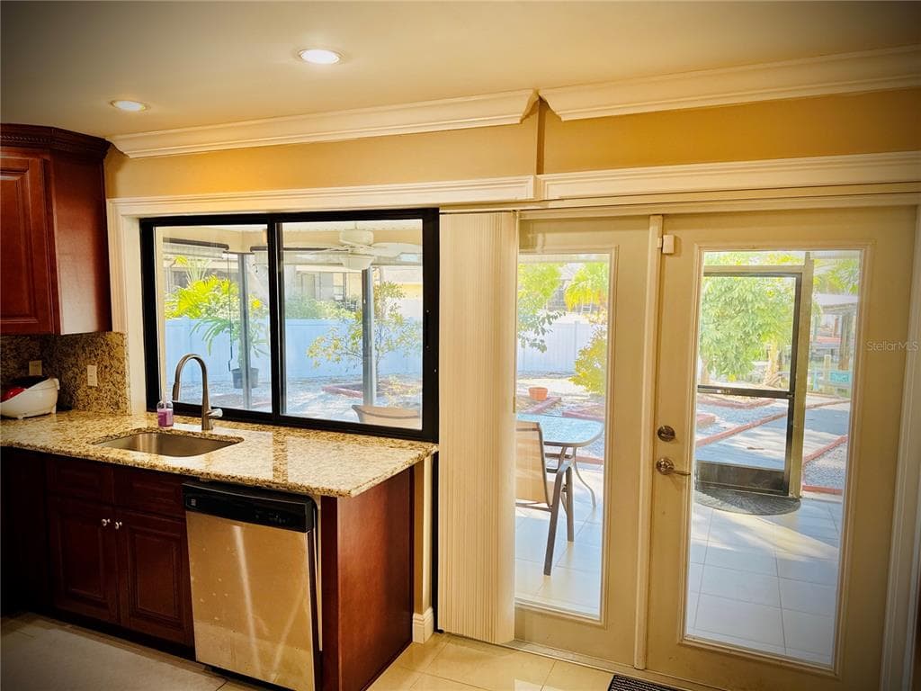 6512 MANILA PALM WAY photo 17