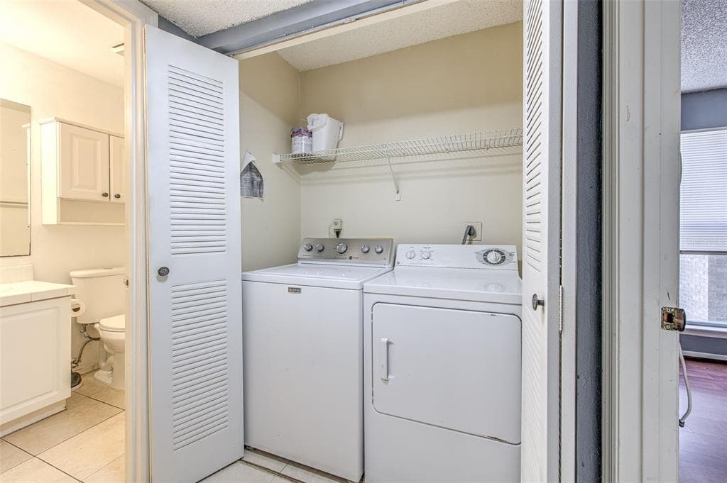 10028 STRAFFORD OAK COURT 716 photo 17
