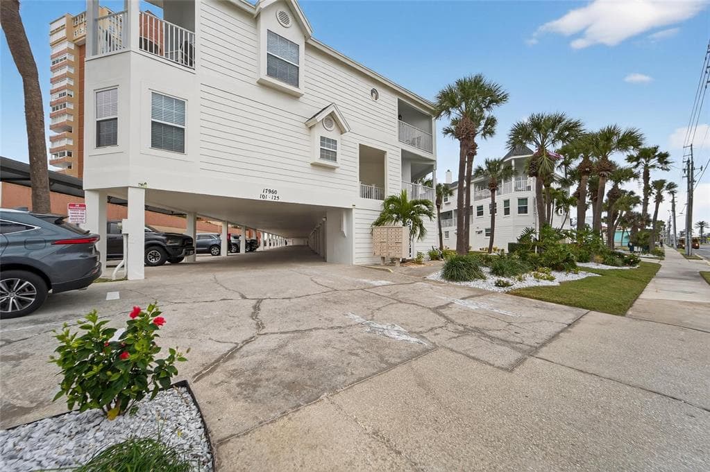 17960 GULF BOULEVARD 119 photo 11